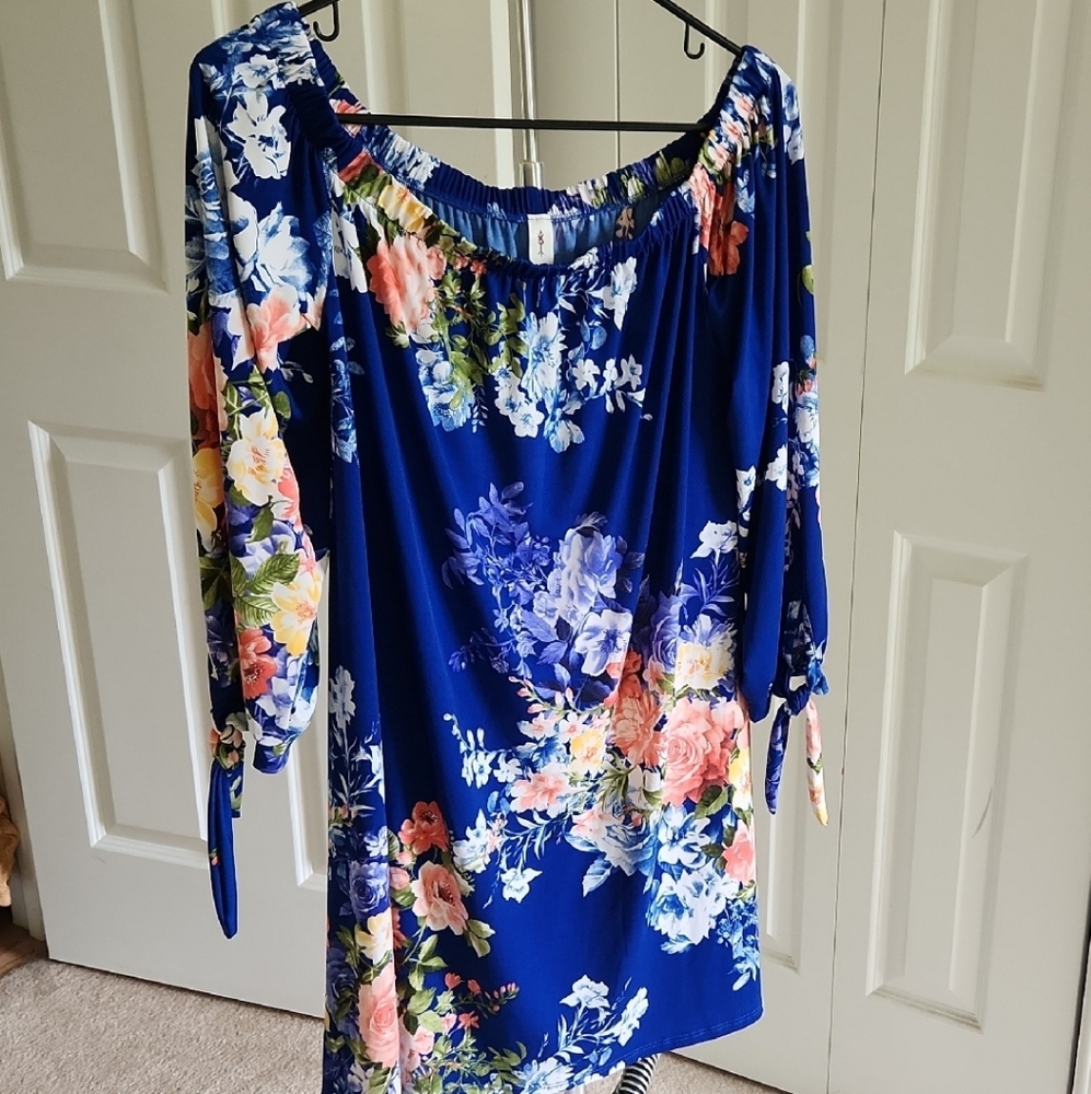Vanilla Bay Navy and White Floral Dress